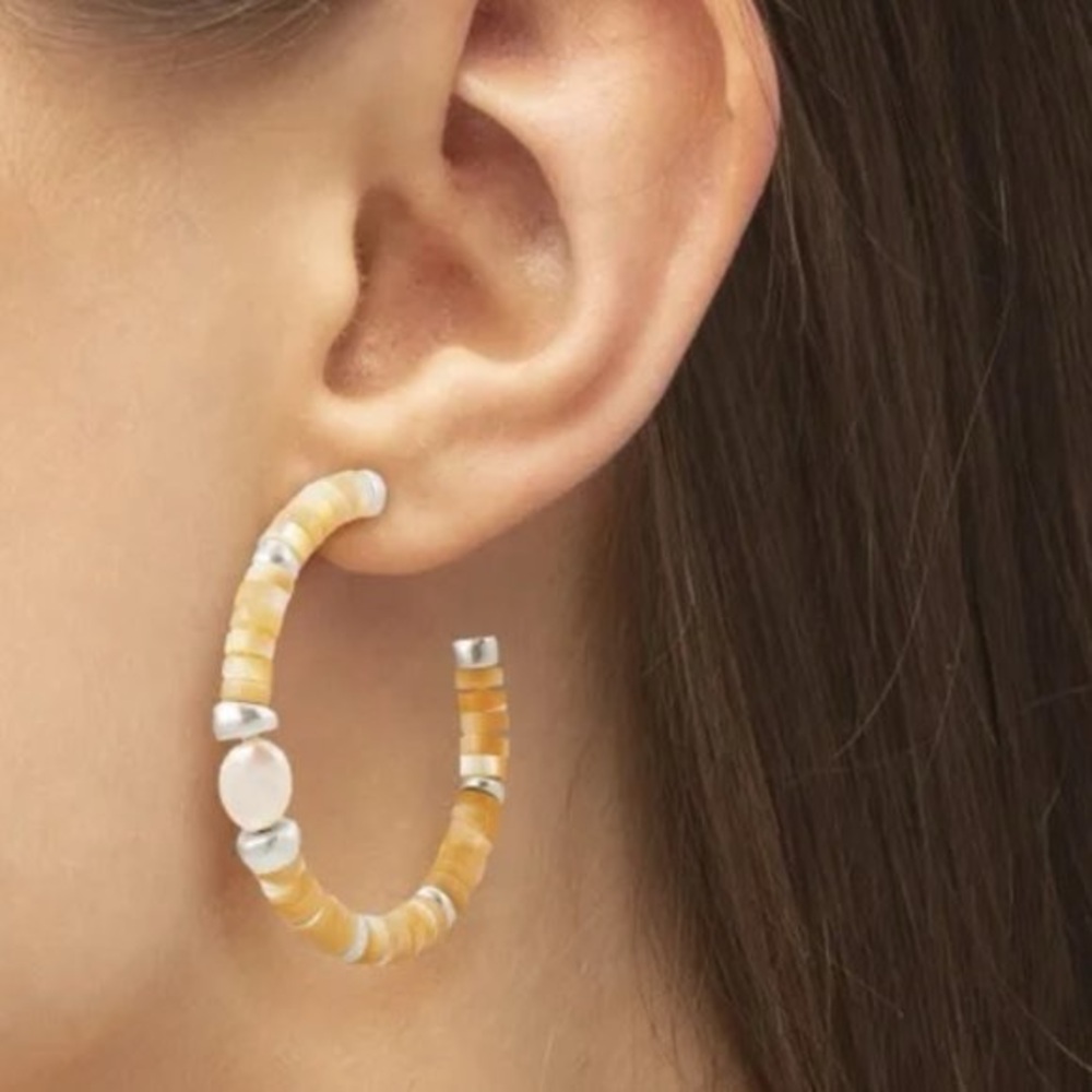 Kendra Scott Lila hoops in silver natural mix - Picture 2 of 7